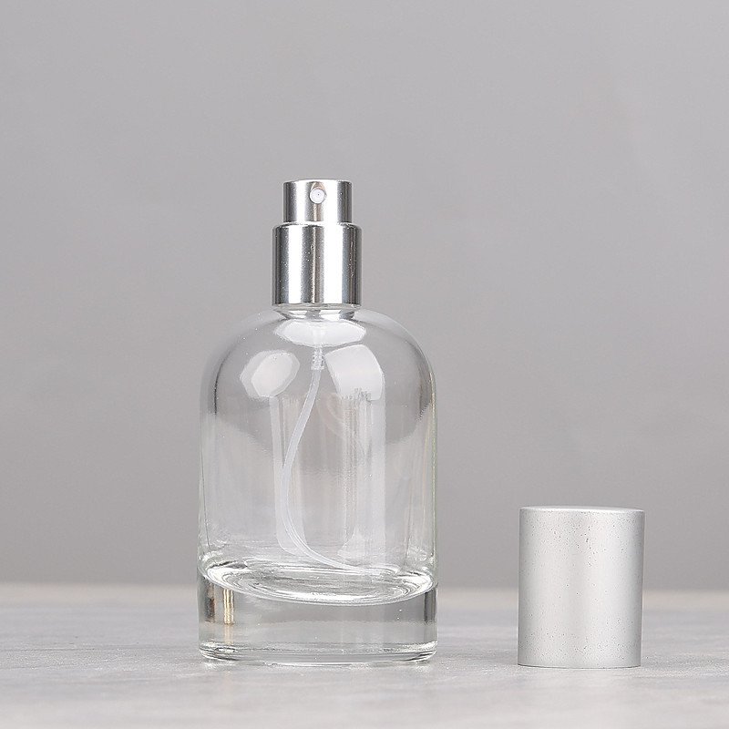 Round Glass Bottle Silver Sprayer Cap Detached