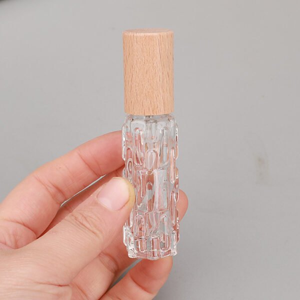 Embossed Glass Spray Bottle Beech Cap in Hand